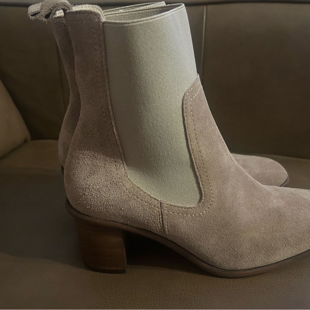 Portland Leather Patina brand “Vero Chelsea Boot”
